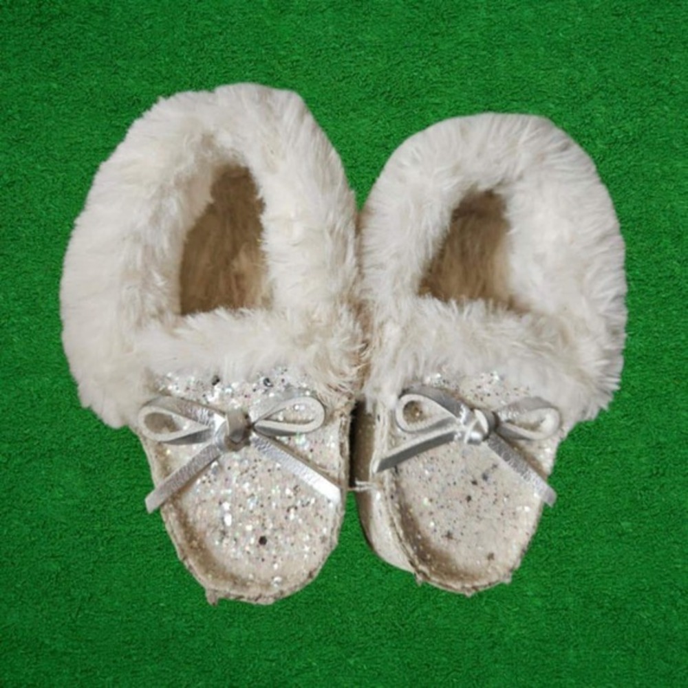 Girl's‎ Cat & Jack Glitter Moccasins Size 5 Sliver (4501)